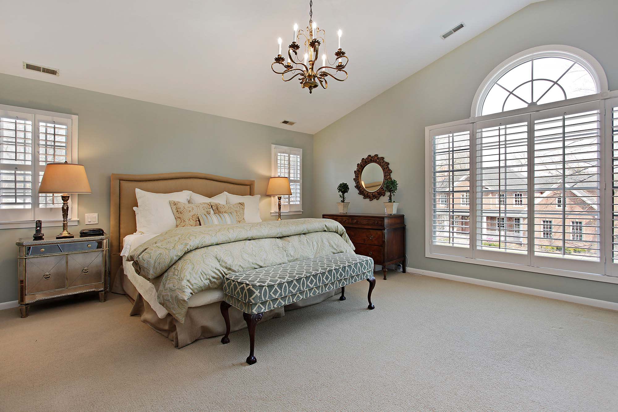 Should You Choose Hardwood or Carpet in Your Master Bedroom?